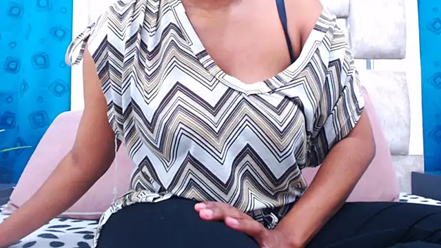 Snapshot of AmbarSmit chatting on 12, 9, 2025 AmbarSmit online show from 12, 9, 2025