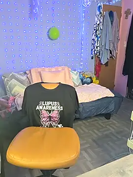 Purple2StayThnxx online show from 10, 4, 2026