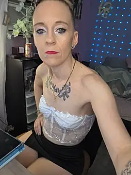 Snapshot of Purple2StayThnxx chatting on 30, 5, 2026 Purple2StayThnxx online show from 30, 5, 2026