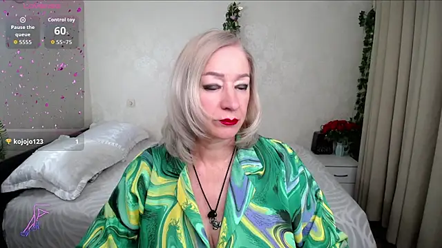 Snapshot of hunters_woman chatting on 31, 5, 2026 hunters woman online show from 31, 5, 2026
