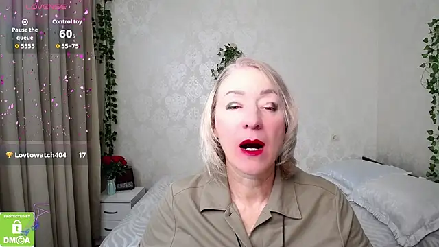 Snapshot of hunters_woman chatting on 13, 10, 2025 hunters woman online show from 13, 10, 2025