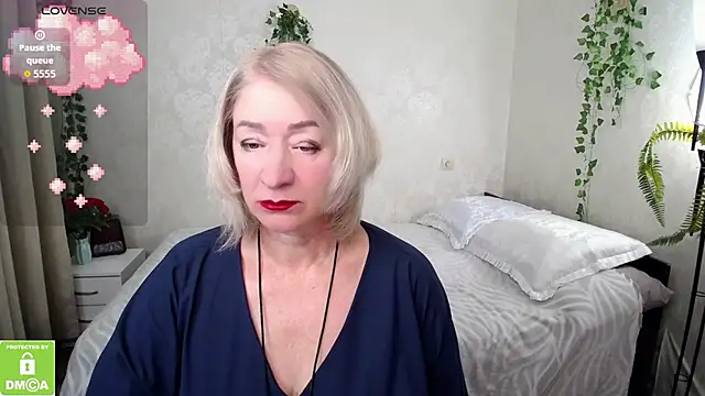 Snapshot of hunters_woman chatting on 14, 10, 2025 hunters woman online show from 14, 10, 2025