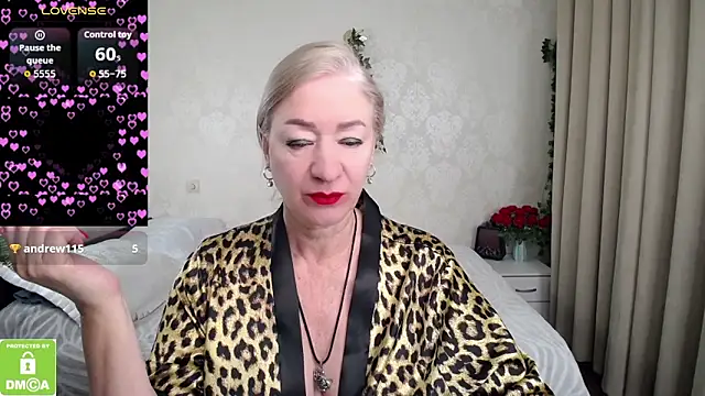 hunters woman online show from 17, 2, 2026