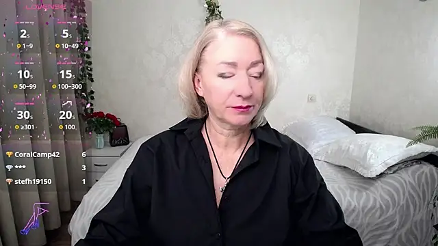 Snapshot of hunters_woman chatting on 23, 11, 2025 hunters woman online show from 23, 11, 2025