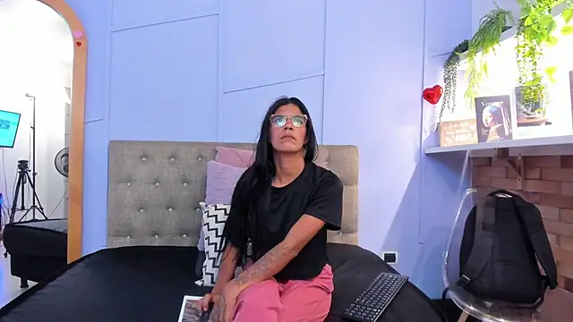 milavega  online show from 31, 3, 2026