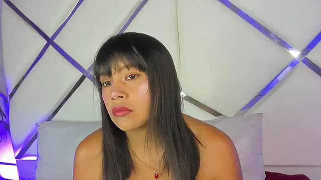 Dulce Pettit online show from 24, 10, 2025