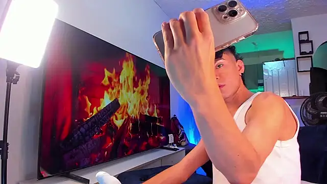 Snapshot of Steven_baby69 chatting on 5, 10, 2025 Steven baby69 online show from 5, 10, 2025