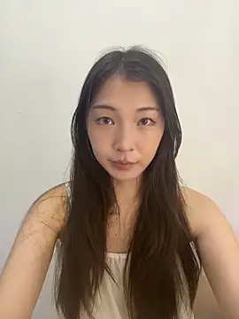 Snapshot of SkylerMoon chatting on 13, 4, 2026 SkylerMoon online show from 13, 4, 2026