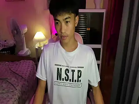 Snapshot of yourhotpinoy chatting on 4, 11, 2025 yourhotpinoy online show from 4, 11, 2025