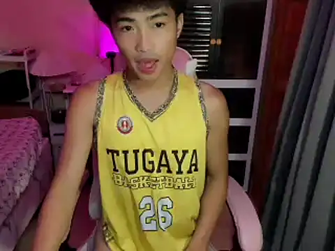 Snapshot of yourhotpinoy chatting on 7, 10, 2025 yourhotpinoy online show from 7, 10, 2025