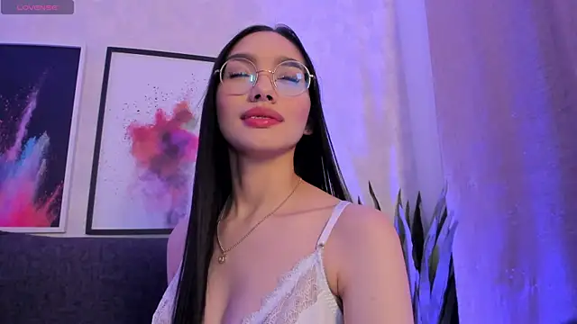 Snapshot of Keira_Corleone chatting on 21, 11, 2025 Keira Corleone online show from 21, 11, 2025