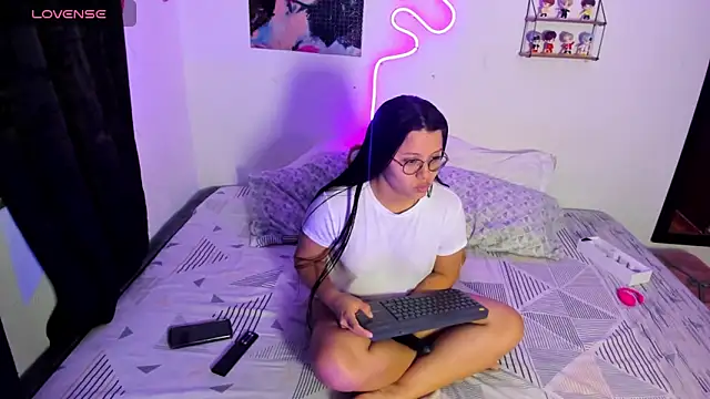 Snapshot of Dilan_and_Mia chatting on 6, 5, 2026 Dilan and Mia online show from 6, 5, 2026