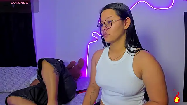Snapshot of Dilan_and_Mia chatting on 20, 5, 2026 Dilan and Mia online show from 20, 5, 2026