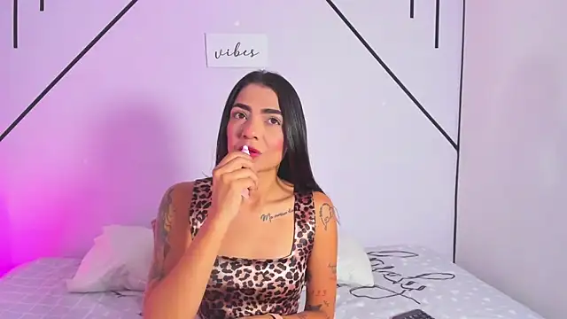 Snapshot of MiahCornell_ chatting on 9, 11, 2025 MiahCornell online show from 9, 11, 2025