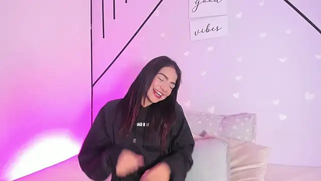 MiahCornell  online show from 26, 3, 2026