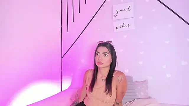 MiahCornell  online show from 19, 3, 2026