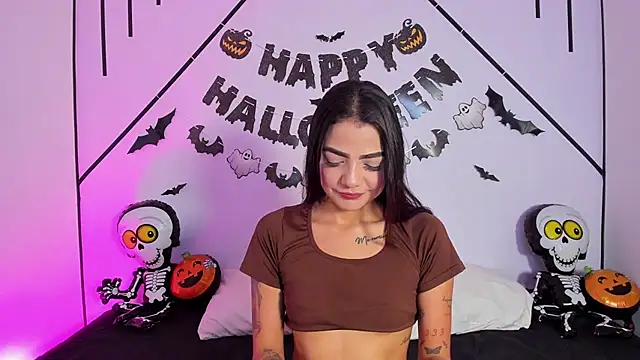 Snapshot of MiahCornell_ chatting on 1, 11, 2025 MiahCornell online show from 1, 11, 2025