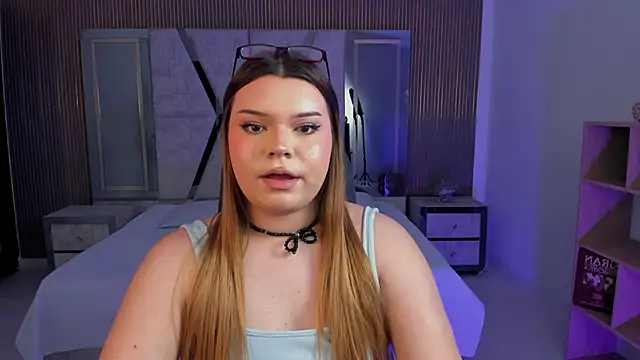 Maxxxine1 online show from 10, 10, 2025