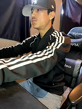 Snapshot of Osmarcito21 chatting on 16, 10, 2025 Osmarcito21 online show from 16, 10, 2025