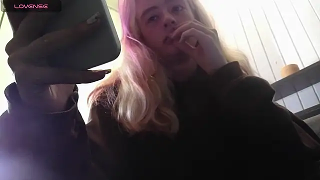 SeccySerena online show from 25, 6, 2026
