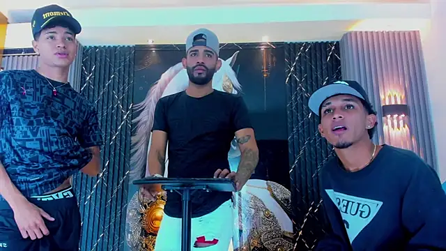 Snapshot of Dominic_Max_ chatting on 7, 11, 2025 Dominic Max online show from 7, 11, 2025