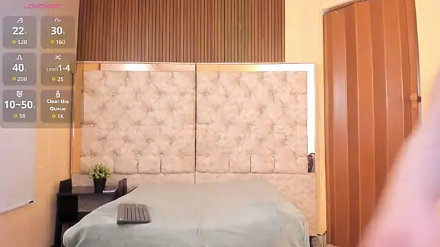 anita toro  online show from 8, 4, 2026