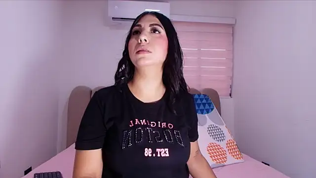 Snapshot of abbypratt chatting on 1, 12, 2025 abbypratt online show from 1, 12, 2025