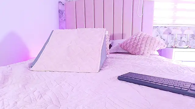 cataleya ebony  online show from 7, 11, 2025