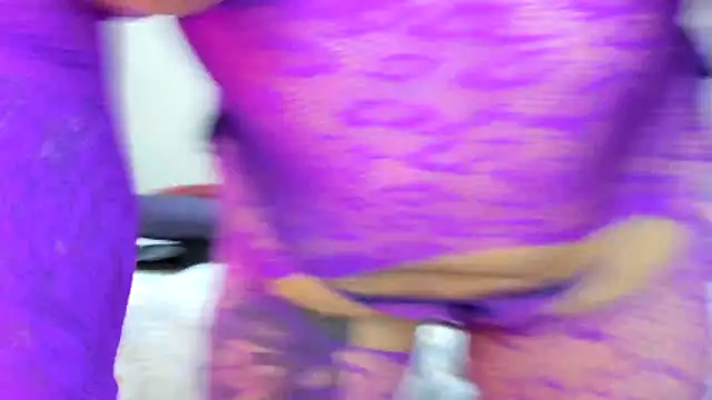 charlloteevans X online show from 19, 4, 2026