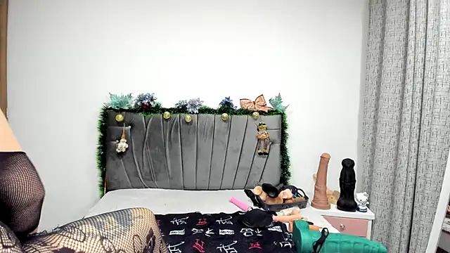 charlloteevans X online show from 22, 12, 2025