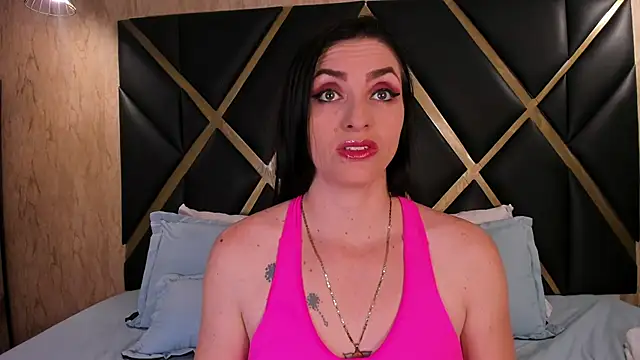 MeganHoffmaan online show from 10, 9, 2025