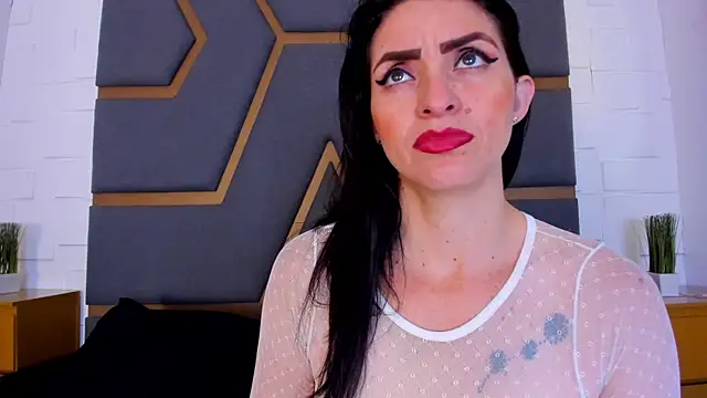 MeganHoffmaan online show from 25, 10, 2025