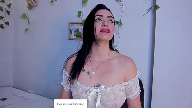 Snapshot of MeganHoffmaan chatting on 22, 5, 2026 MeganHoffmaan online show from 22, 5, 2026