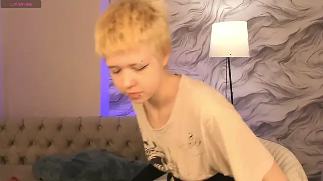 CarolineRichter online show from 10, 10, 2025