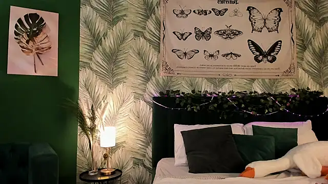 CarolineRichter online show from 12, 11, 2025