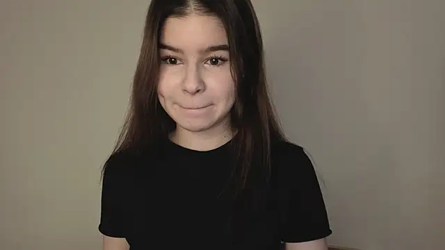 Snapshot of sladkoezzzka chatting on 10, 10, 2025 sladkoezzzka online show from 10, 10, 2025