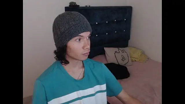 Xoxo Smiles online show from 19, 9, 2025