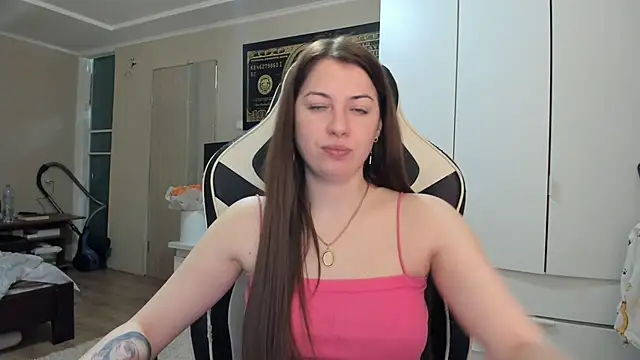 EmiLovsi online show from 6, 5, 2026