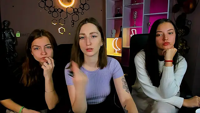 eva smiith  online show from 22, 12, 2025