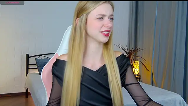 KelsiWest online show from 16, 9, 2025