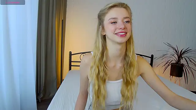 KelsiWest online show from 28, 9, 2025