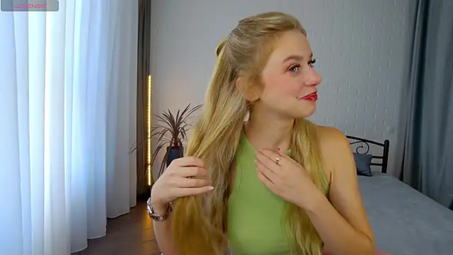 KelsiWest online show from 21, 9, 2025