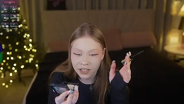 Esmie Smile online show from 17, 12, 2025