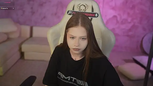 Esmie Smile online show from 29, 4, 2026