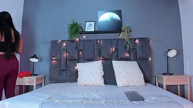 RiriiBrunette   online show from 5, 12, 2025