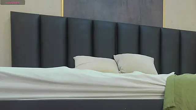 RiriiBrunette   online show from 7, 4, 2026