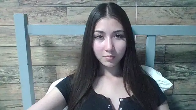 Virginia Hicks online show from 6, 10, 2025