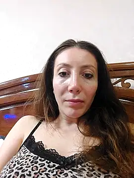 Snapshot of HellaryTourent chatting on 21, 10, 2025 HellaryTourent online show from 21, 10, 2025