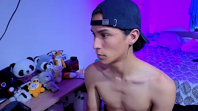 LuClawthorne  online show from 25, 9, 2025