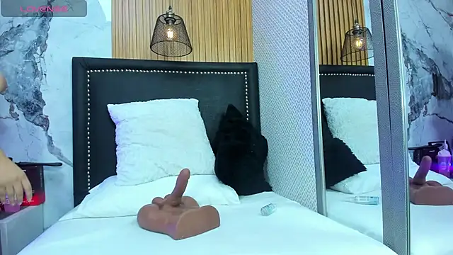 NORALOUX2 online show from 26, 3, 2026